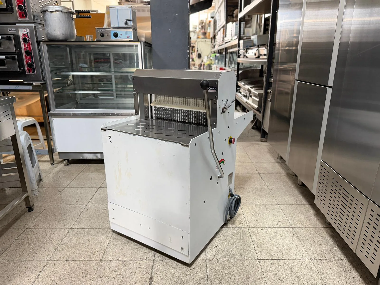 Ekmek Dilimleme Makinası