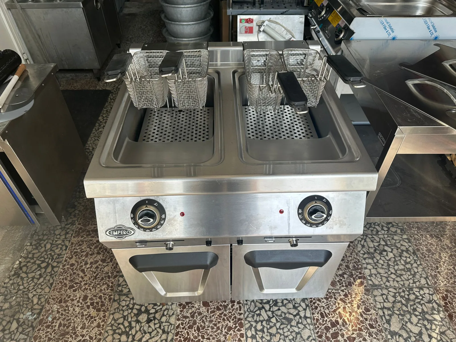 Empero 700 plus seri çitli Fritöz 80x70x85