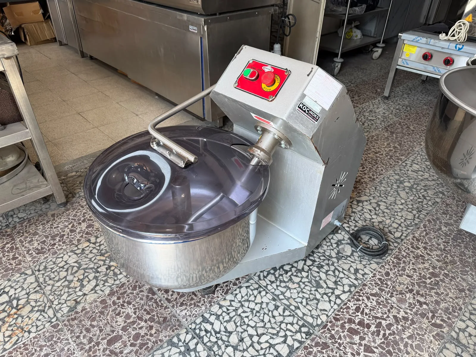 Empero Hamur Yoğurma Makinası 40 kg  HY.04.K